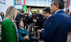 Bakanlar Tekin ve Yumaklı, özel gereksinimli öğrencilerle bir araya geldi
