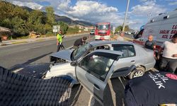 Balıkesir'de otomobilin kamyonla çarpıştığı kazada 1 kişi öldü