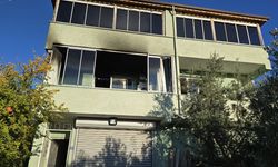 Bursa'da ev yangınında dumandan etkilenen yaşlı çift hastaneye kaldırıldı