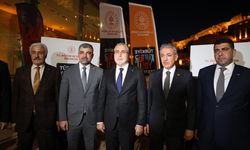Çalışma ve Sosyal Güvenlik Bakanı Işıkhan, Mardin Kültür Yolu Festivali'nde bazı sergileri gezdi