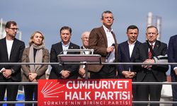 CHP Genel Başkanı Özel, İmamoğlu'na destek için gittiği İstanbul Adliyesi önünde konuştu: