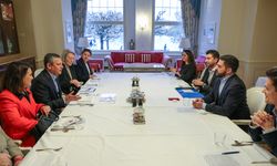 CHP Genel Başkanı Özel, İsviçre Sosyal Demokrat Parti Eş Genel Başkanı Wermuth ile görüştü
