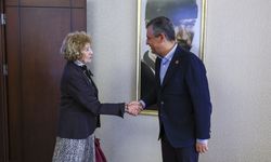 CHP Genel Başkanı Özel yazar Ayşe Kulin'i kabul etti