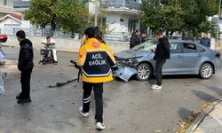 Çorum'da otomobil ile kamyonet çarpıştı, 5 kişi yaralandı