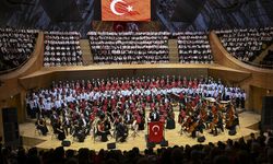 CSO ile Devlet Çoksesli Korosu 'Cumhuriyet Bayramı Özel Konseri' verdi