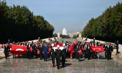 Cumhurbaşkanlığı Senfoni Orkestrası'ndan Anıtkabir'e '200. yıl' ziyareti