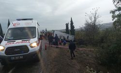 Denizli'de midibüsün devrildiği kazada 1 kişi öldü, 32 kişi yaralandı