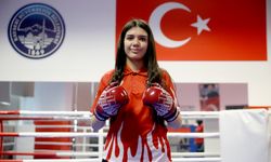 Dünya kupası şampiyonu kick boksçu Elif Ceren hedef büyüttü