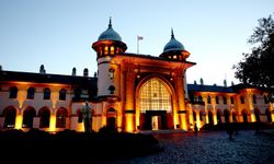 Edirne'deki tarihi gar nostaljik dokuya uygun aydınlatıldı