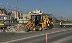 Esenler'deki Ayvalıdere Araç Köprüsü'nde güçlendirme çalışması yapılıyor