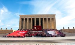 Genç Kızılay gönüllülerinden Anıtkabir'e ziyaret