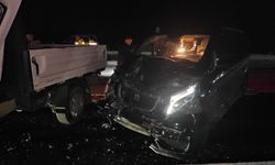 GÜNCELLEME - Çorum'da kamyonet ile minibüsün çarpıştığı kazada 7 kişi yaralandı