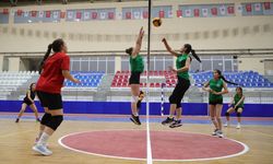 Hakkari'de kadın voleybolcular başarılarıyla hemcinslerine örnek olmak istiyor