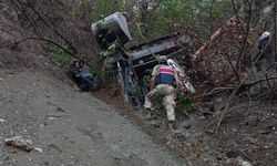 Hatay'da toprak kayması sonucu uçuruma yuvarlanan kepçenin operatörü öldü