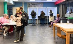 Hollanda genel seçimler için sandık başında