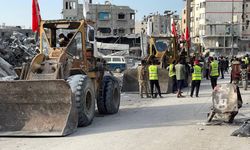 İHH, Gazze'de enkaz kaldırma ve temizlik çalışmalarına başladı