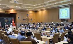 İslam düşünürlerinden Molla Sadra'nın 'El-Esfârü'l Erbaa' eserinin Türkçe tercümesi İran'da tanıtıldı