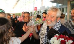 İsrail'in alıkoyduğu aktivistlerden Muhammed Emin Işık Mersin'de karşılandı