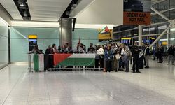 İsrail'in Küresel Sumud Filosu'nda alıkoyduğu 4 İngiliz, ülkelerine ulaştı