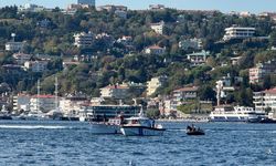 İstanbul Boğazı'nda tekneyle çarpışan kanodan suya düşen 4 kişi kurtarıldı