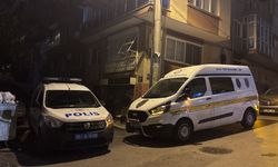 İzmir'de bir kişi, birlikte yaşadığı kadını silahla yaraladı