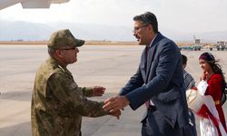 Kara Kuvvetleri Komutanı Orgeneral Tokel, Hakkari'de ziyaretlerde bulundu