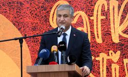 Karabük'te '9. Safran Festivali' kortej yürüyüşüyle başladı