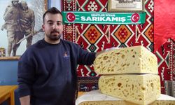 Kars'ın tescilli gravyer peyniri tezgahlarda yerini aldı