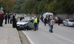 Kastamonu'da iki otomobilin çarpıştığı kazada 4 kişi yaralandı