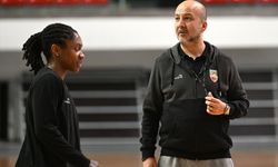 Kayseri Basketbol Başantrenörü Emre Özsarı, takımın sergilediği oyundan memnun
