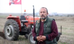 Kırklarelili çiftçi tarlasına pullukla 'Cumhuriyet 102 yaşında' yazdı