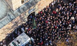 Kocaeli'de çöken binanın enkazında hayatını kaybeden anne ve baba ile 2 çocuğunun cenazeleri defnedildi