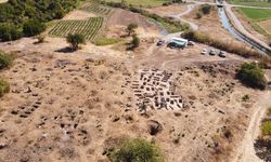 Kolossai Antik Kenti'nde yan yana kaya tekne tipi 60 mezar bulundu