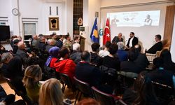 Kosova'da 'Kağıt üzerinde ayrıldık, kağıt üzerinde birleşiyoruz' söyleşisi düzenlendi