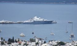 Mega yat 'Radiant'a Bodrum'da yakıt ikmali yapıldı