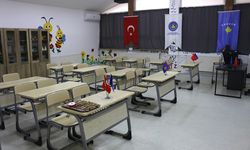 Mehmetçik Kosova'da eğitim alanındaki desteklerine devam ediyor