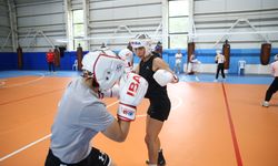 Milli boksör Ayşen Taşkın'ın hedefi yılın son organizasyonundan altın madalyayla dönmek