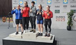 Milli halterci Aysel Özkan'dan Avrupa'da 1 altın, 1 gümüş madalya