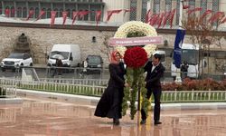 Muhtarlar Günü kapsamında Taksim Cumhuriyet Anıtı'na çelenk konuldu