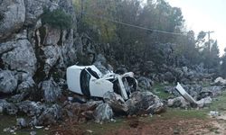 Osmaniye'de devrilen otomobildeki 1 kişi öldü, 1 kişi ağır yaralandı