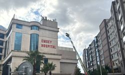 Pendik'te bir hastanenin çatısında yangın çıktı