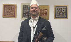 Şair, müzisyen Baraka Blue, İstanbul'da okurlarıyla buluştu