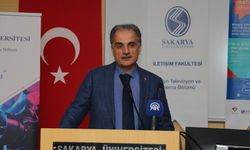 Sakarya'da Uluslararası İletişim Bilimleri Sempozyumu'nda dijital bağımlılık ele alındı