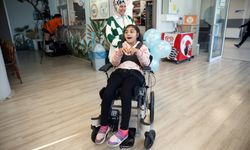 Serebral palsili Zeynep'in yüzü 'Taşıma ve pozisyonlama cihazı' ile güldü