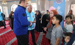TDV, Elbistan ve Pazarcık'ta 100 aileye alışveriş kartı dağıttı