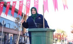 Temizlik işçisi sosyal deneydeki bayrak hassasiyetiyle gönüllere dokundu