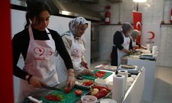 Türk Kızılay Genel Başkanı Yılmaz, Adıyaman'da aşçılık atölyesine katıldı: