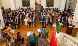 Türk ve Mısırlı arp sanatçıları diplomatik ilişkilerin 100. yılı dolayısıyla Kahire'de konser verdi