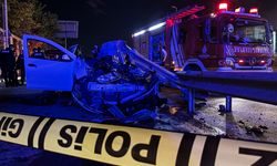 Ümraniye'de bariyerlere saplanan otomobildeki 1 kişi öldü, 1 kişi ağır yaralandı