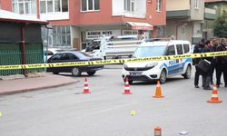 Adliyeden çıkan husumetlisi yerine kazara başka birini tüfekle yaraladı